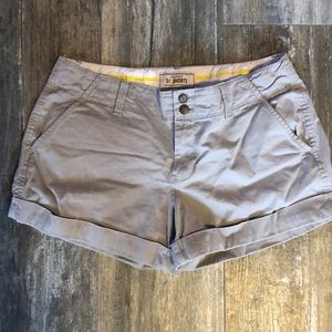 Old Navy Favorite Khaki 3.5” perfect shorts